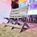 Banca de plástico reciclado.