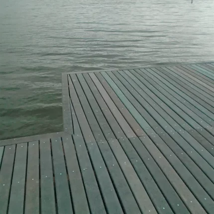 muelle de plástico reciclado